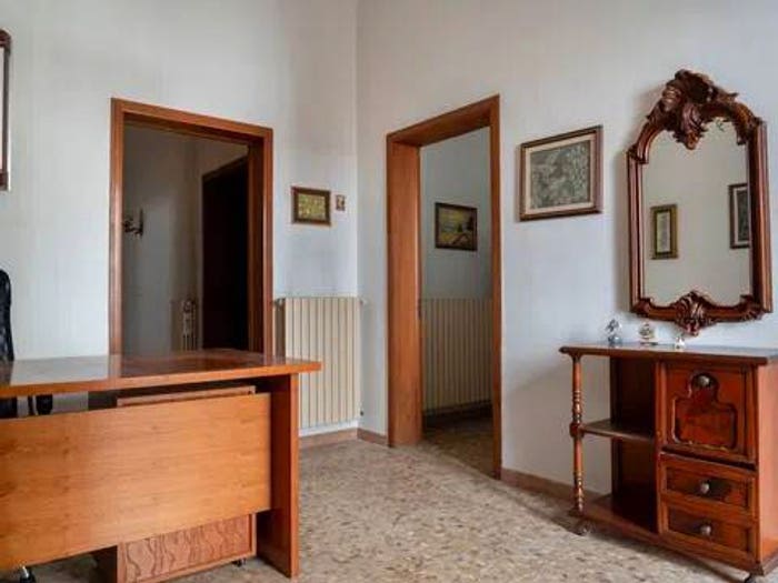 Casa con 6 locali in vendita in Via Liguria, Centro, Leverano