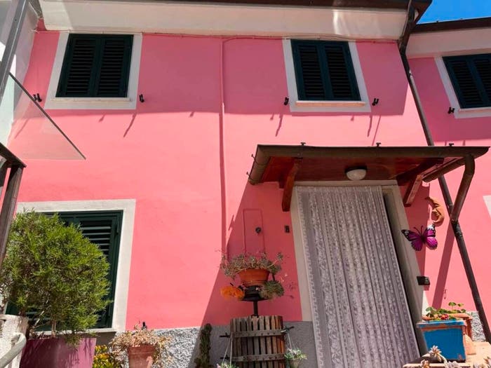 Casa con 6 locali in vendita in Casano Dogana Isola, Luni