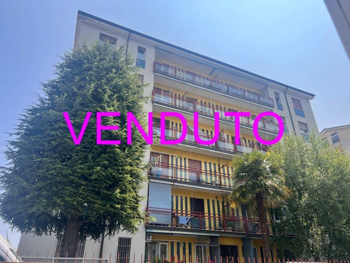 Appartamento trilocale in vendita in Via Monte Resegone, Centro, Garbagnate Milanese