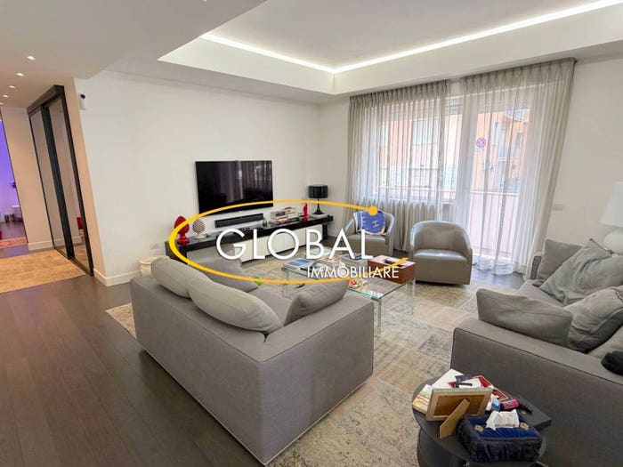 Appartamento con 6 locali in vendita in Via Podgora, Adriatico, Ancona