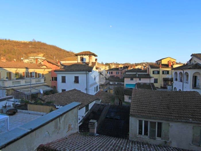 Appartamento con 5 locali in vendita in Via Giuseppe Mazzini, Centro, Gavi