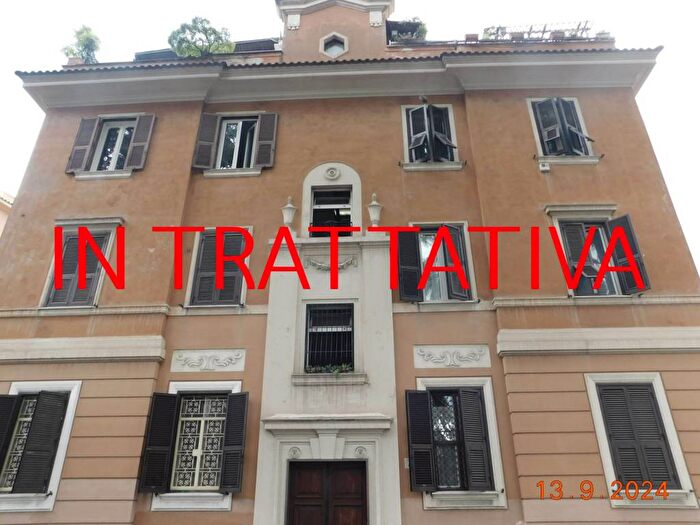 Appartamento trilocale in vendita in Via Cesare Correnti, Appio Latino, Roma
