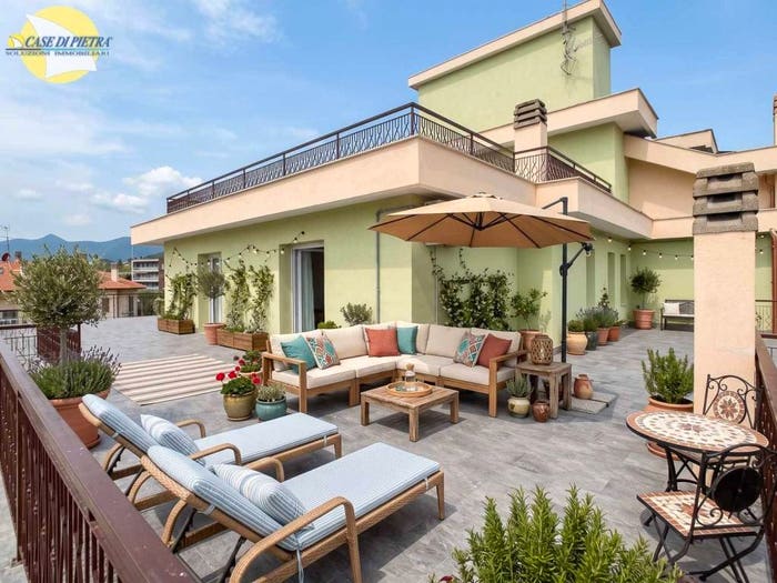 Casa quadrilocale in vendita in via Pinee, Centro, Pietra Ligure