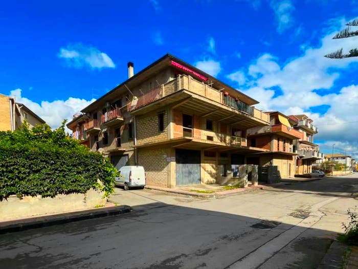 Appartamento con 6 locali in vendita in Campobello di Licata