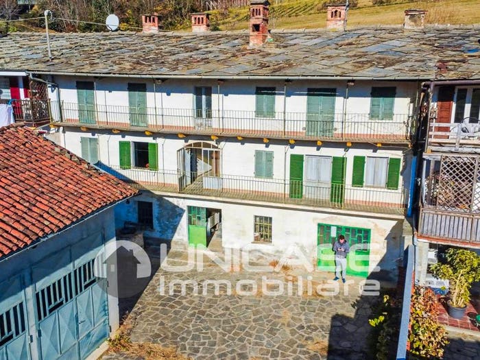 Casa con 6 locali in vendita in Via Rocco, Prarostino