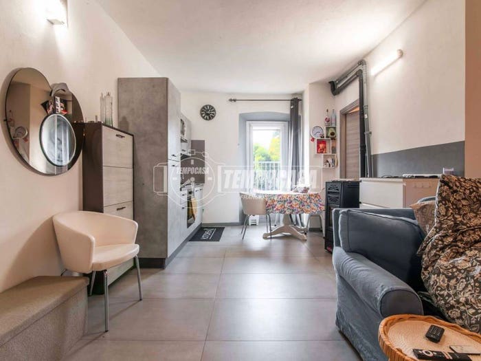 Appartamento trilocale in vendita in Via BORGO, Centro, Appiano Gentile