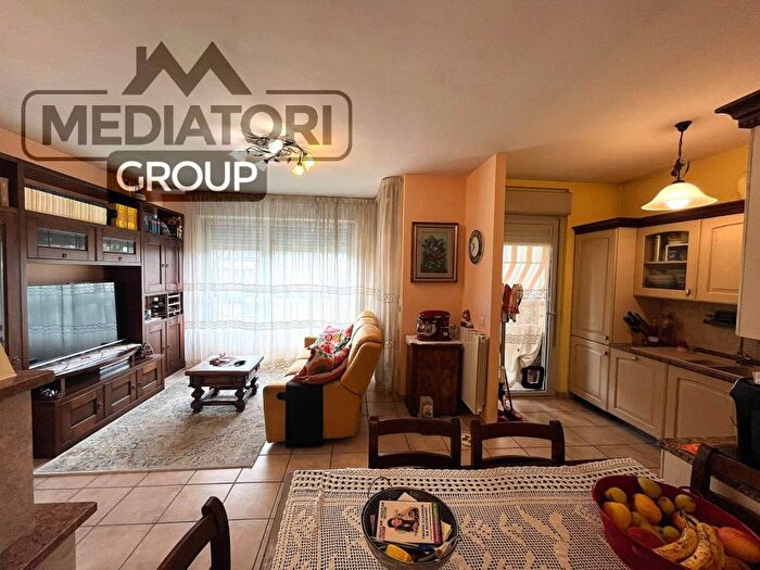 Appartamento trilocale in vendita in Via Ionio, Galciana, Prato