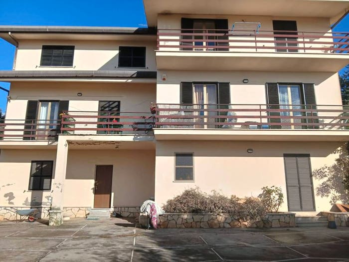 Appartamento con 5 locali in vendita in Via Croce Tani Fumone, Ferentino