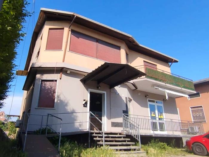 Casa quadrilocale in vendita in Via Provinciale, Centro, Briona