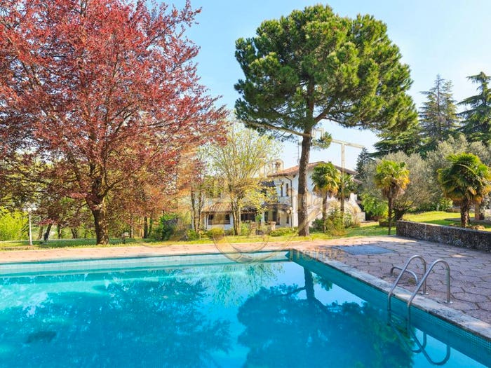 Casa con 6 locali in vendita in Golferenzo