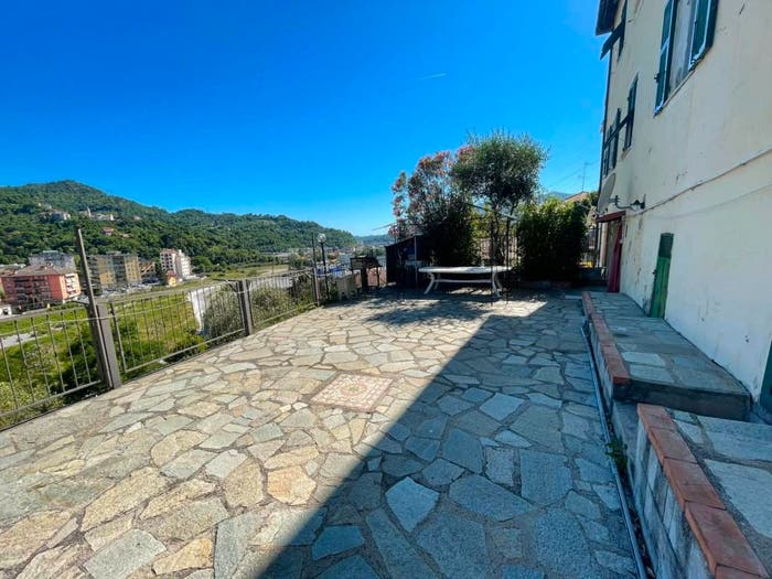 Appartamento trilocale in vendita in Lungotorrente Secca, Bolzaneto, Genova
