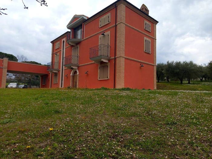Casa con 6 locali in vendita in Lanciano
