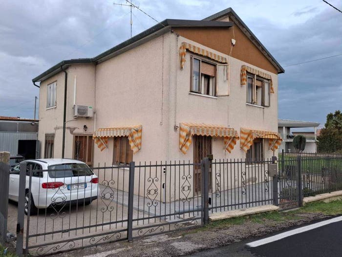Casa con 6 locali in vendita in Via Argine Adigetto, Fratta Polesine