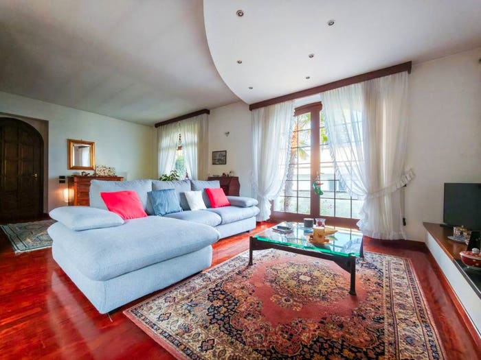 Casa con 5 locali in vendita in Via Arno, Gorla Minore