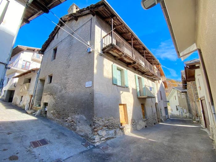 Casa con 6 locali in vendita in Via Umberto I, Mentoulles, Fenestrelle