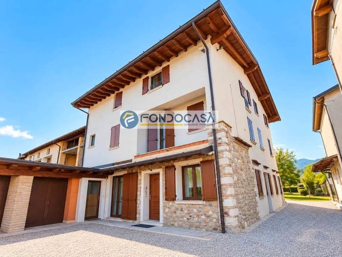 Appartamento con 5 locali in vendita in via delle cascine, Nuvolera