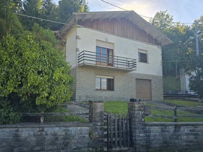 Casa con 6 locali in vendita in Via Fossatone, Bagno di Romagna