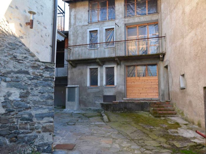Appartamento trilocale in vendita in Piazza Giuseppe Garibaldi, Caldana, CocquioTrevisago