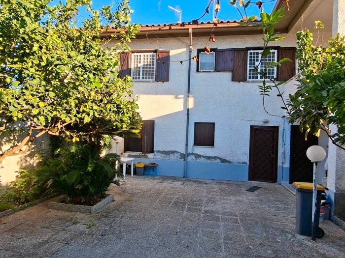 Casa trilocale in vendita in Viale Roma, Villa Claudia, Anzio