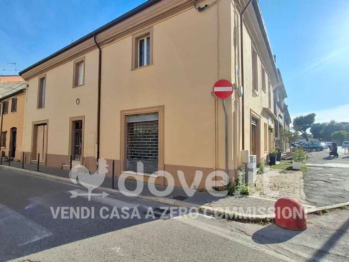 Appartamento con 6 locali in vendita in Via Giordano Bruno, Vallato San Lazzaro, Fano