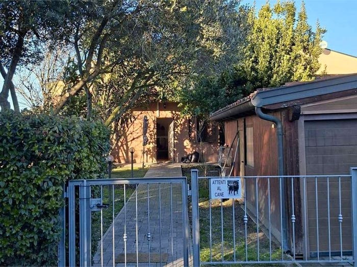 Casa con 6 locali in vendita in frazione Baganzola strada Vallazza, Baganzola Aeroporto, Parma