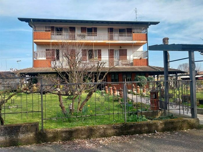 Casa con 6 locali in vendita in VIA GONZAROLA, Pontoglio