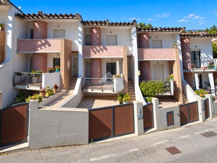 Appartamento trilocale in vendita in Via Cocchione, Cappelle sul Tavo