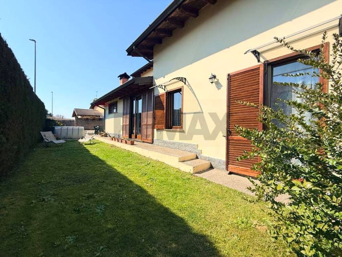 Casa quadrilocale in vendita in via Gabriele D'Annunzio, Centro, Vistarino
