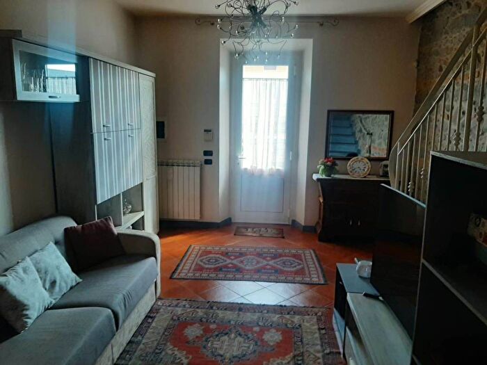 Casa con 6 locali in vendita in Centro, Montale