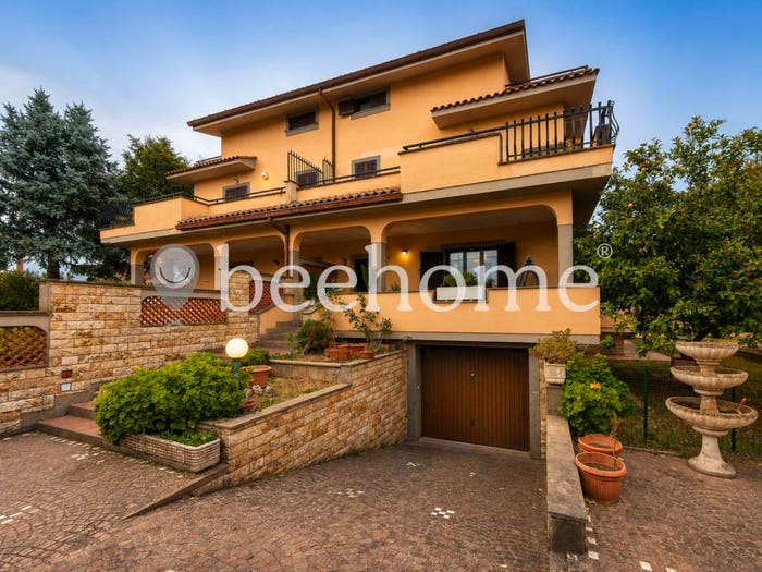 Casa con 6 locali in vendita in Via delle Libellule, Castel di Leva, Roma