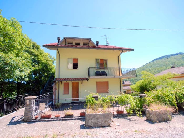 Appartamento con 5 locali in vendita in Località Casale, Lizzano in Belvedere