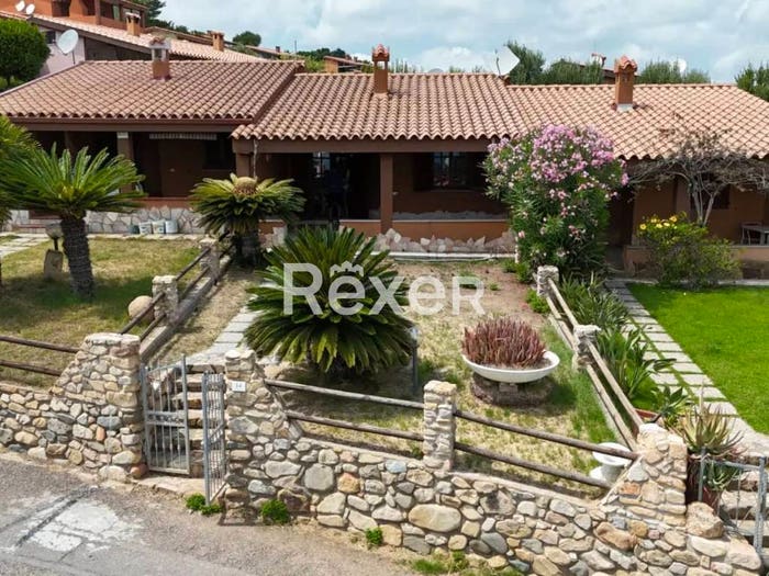 Casa trilocale in vendita in Via delle Poiane, Monte Nai, Muravera