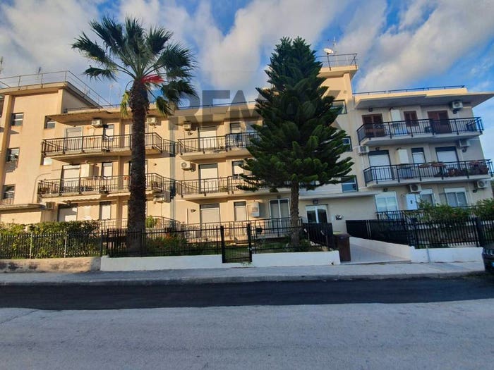 Appartamento con 5 locali in vendita in VIA DELLE CAMELIE, Villasmundo, Melilli