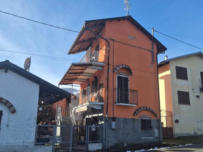 Casa quadrilocale in vendita in Frazione Mezzavilla, Canischio