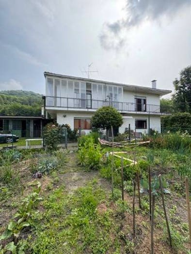 Casa con 6 locali in vendita in Via per Cellio, Madonna del Sasso