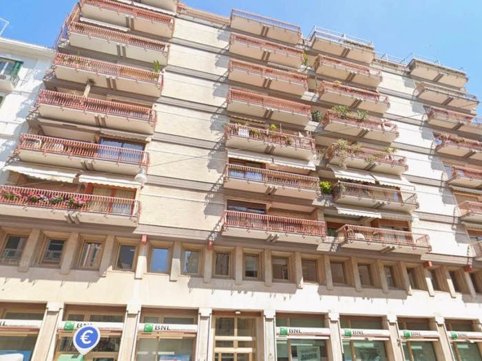 Appartamento con 6 locali in vendita in Via Giuseppe De Cesare, Borgo, Taranto