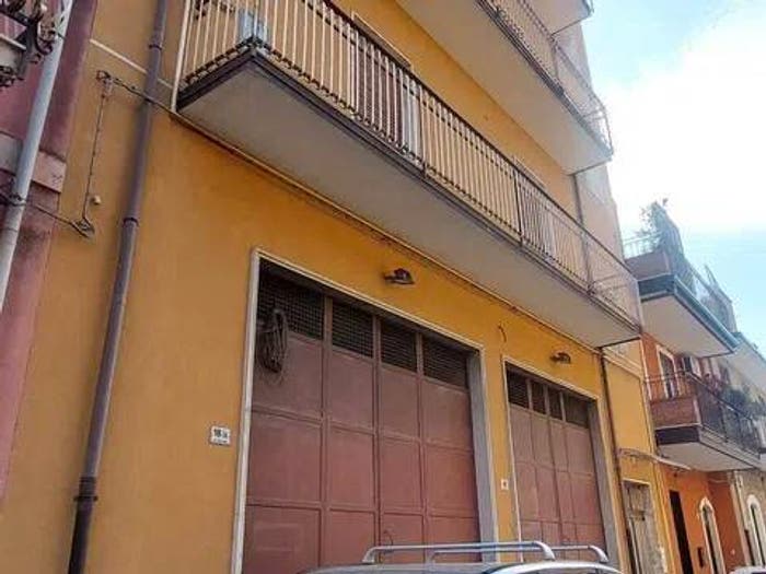 Appartamento con 6 locali in vendita in Via Siracusa, Paternò