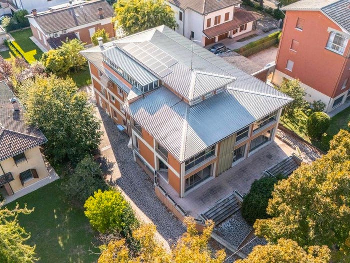 Casa con 6 locali in vendita in Viale S Lorenzo, Centro, Pegognaga
