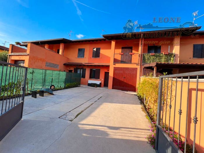 Casa quadrilocale in vendita in Via Angelo Gorini, Centro, Carbonara al Ticino