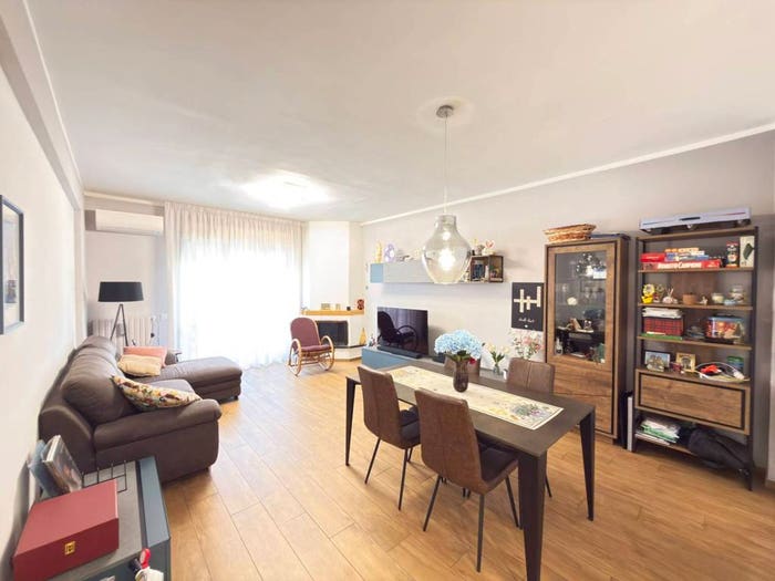 Appartamento con 5 locali in vendita in VIA ISONZO, Rieti