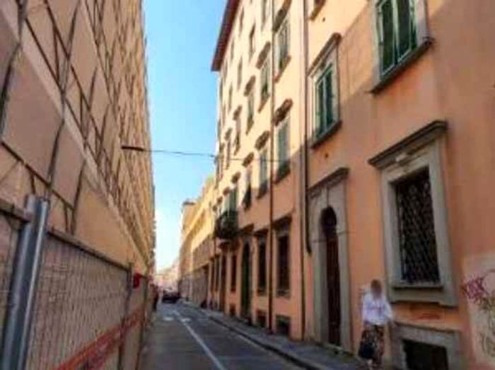 Appartamento con 6 locali in vendita in Via della Madonna, Quartiere Venezia, Livorno