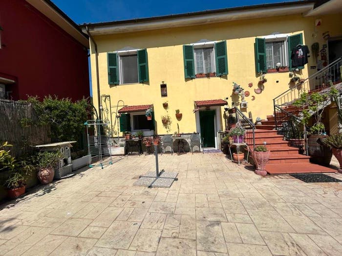 Casa con 6 locali in vendita in Centro, Brugnato