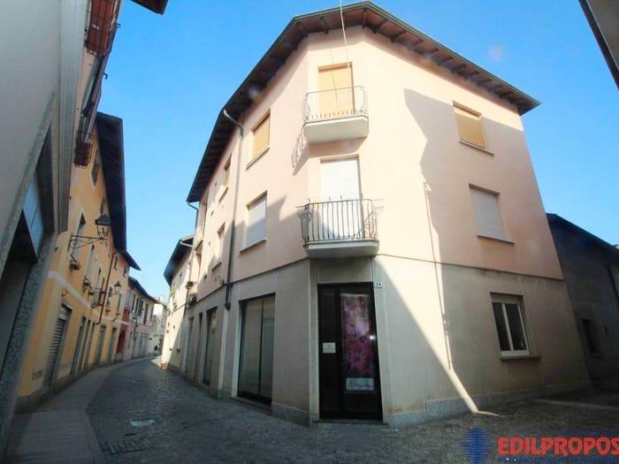 Appartamento quadrilocale in vendita in VIA VITTORIO EMANUELE, Lazzate