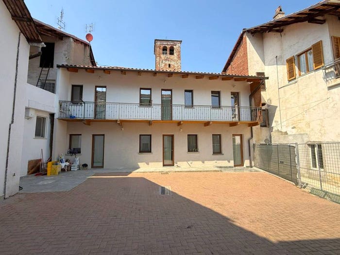 Casa con 5 locali in vendita in Via Castiglione, Candia Canavese