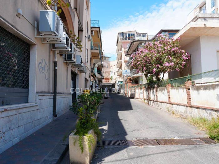 Appartamento quadrilocale in vendita in Via Stromboli, Centro, GiardiniNaxos