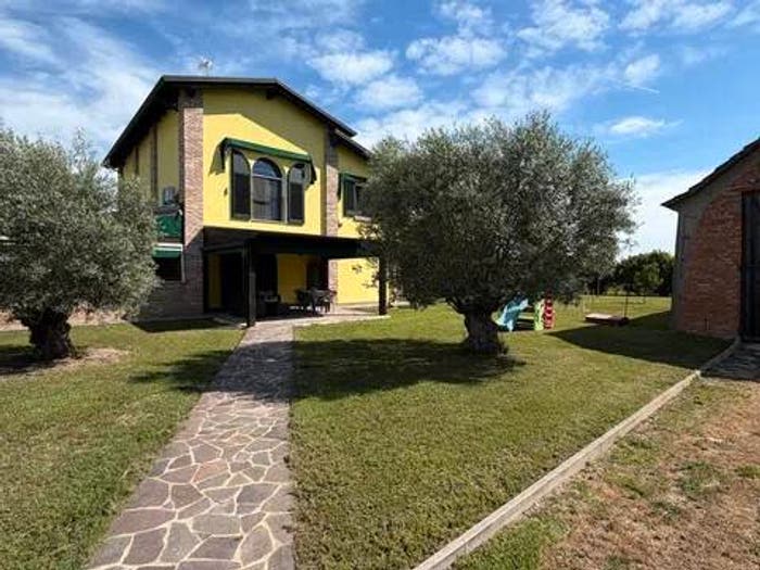 Casa con 6 locali in vendita in Via Della Chiusa, Pontegradella, Ferrara