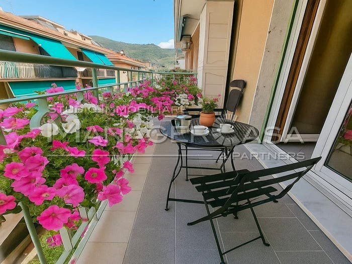 Appartamento trilocale in affitto in Centro Esterno Ferrovia, Rapallo