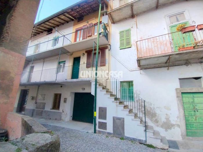 Appartamento bilocale in vendita in Via Roma, Centro, Binago