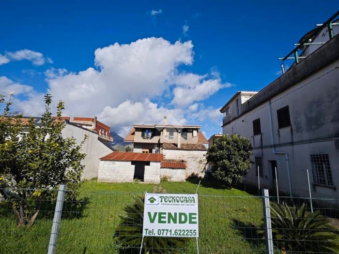 Casa bilocale in vendita in Via Appia, Centro, Minturno