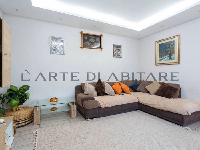 Appartamento con 6 locali in vendita in Due Carrare